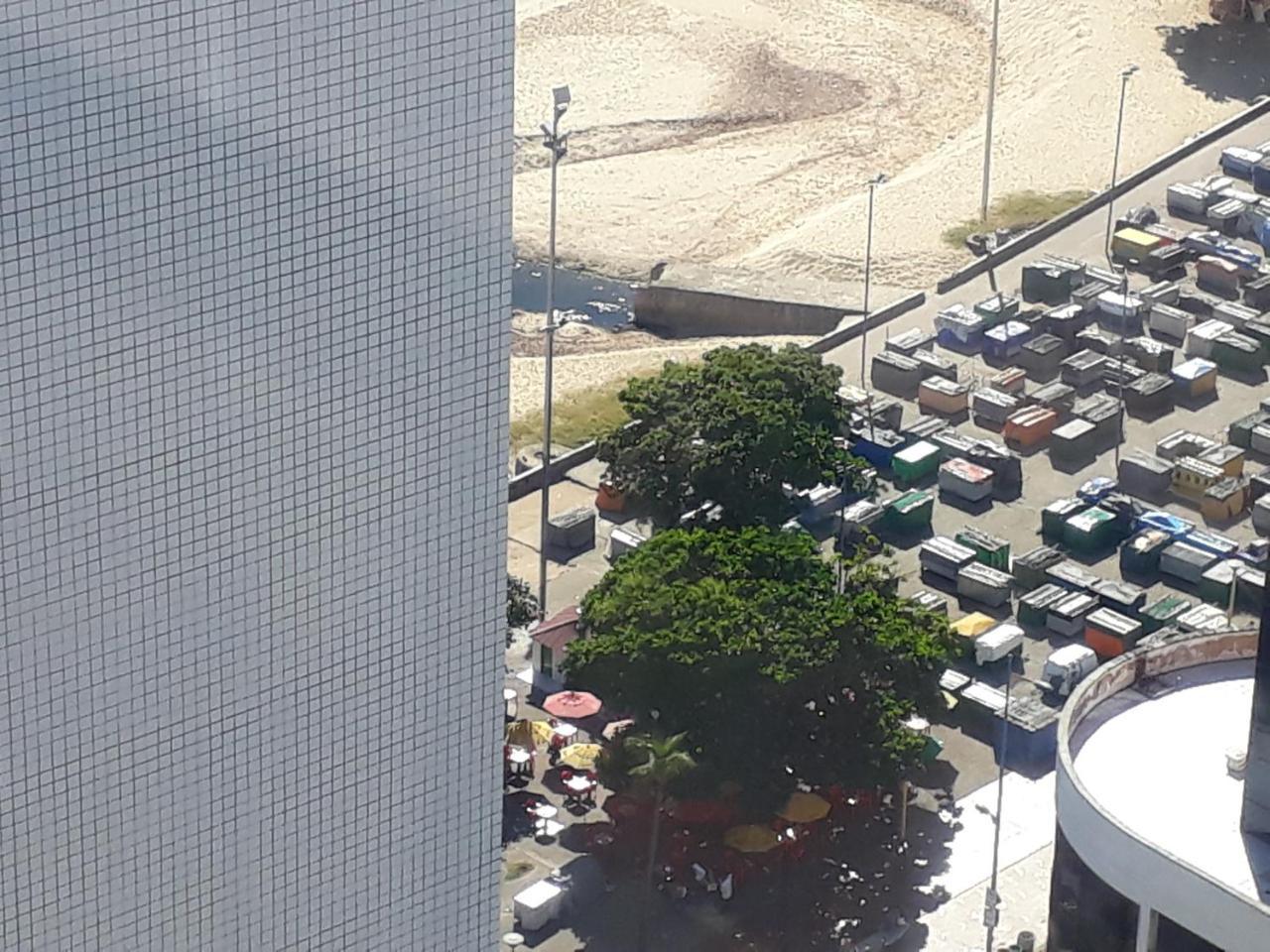 Flat No Brasil Tropical
